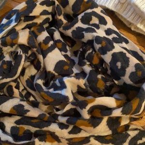 Long cheetah print soft scarf